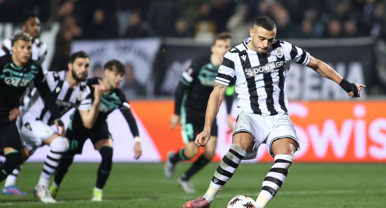 Ο Πέτρος Γιακουμάκης κάνει το 2-0 για τον ΠΑΟΚ απέναντι στη Μπέτις / Πηγή: Eurokinissi