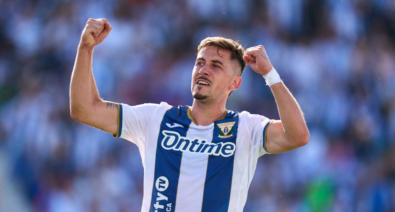 Ο Χάβι Ερνάντεθ με τη φανέλα της Λεγκανές / Πηγή: Photo by Aitor Alcalde Colomer/Getty Images)