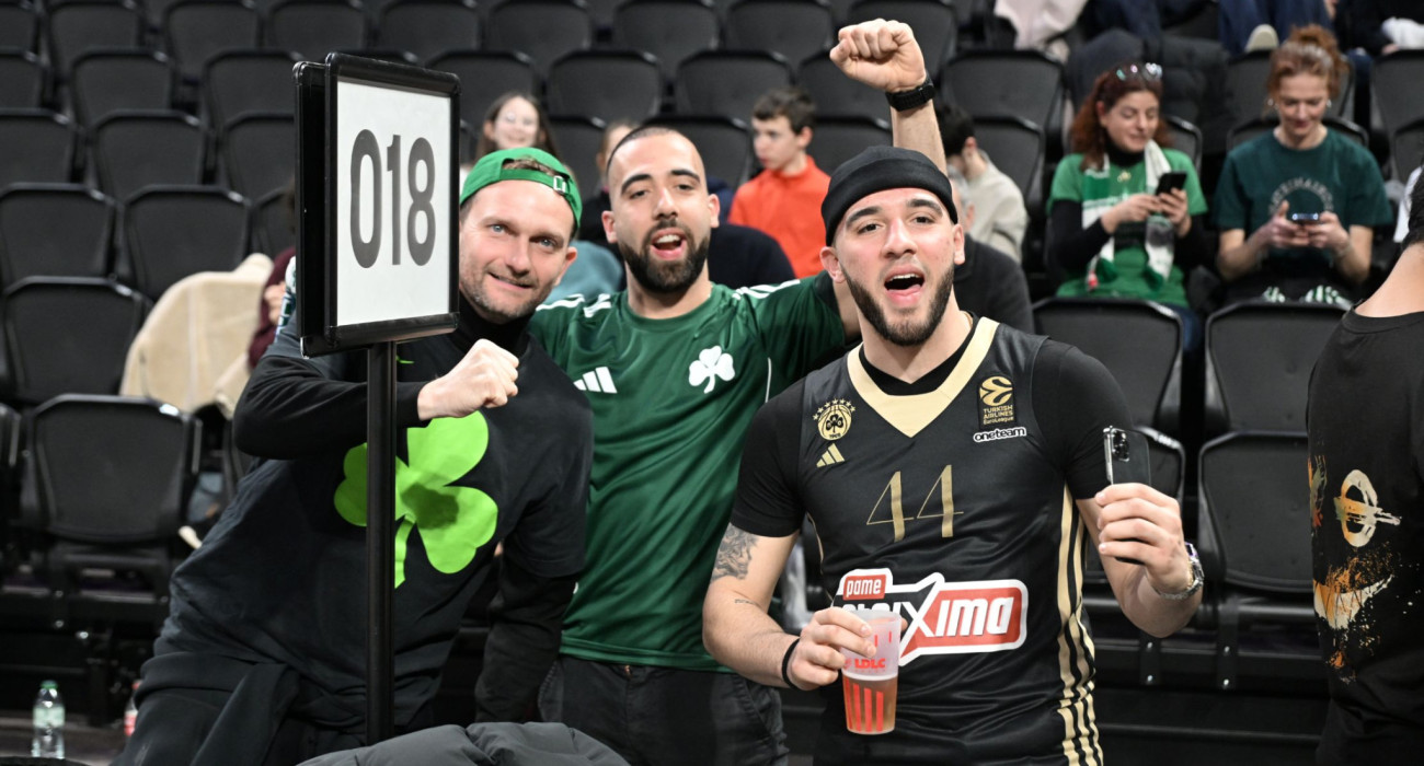 Φίλαθλοι του Παναθηναϊκού στην LDLC Arena / Πηγή: Β. Στόλης