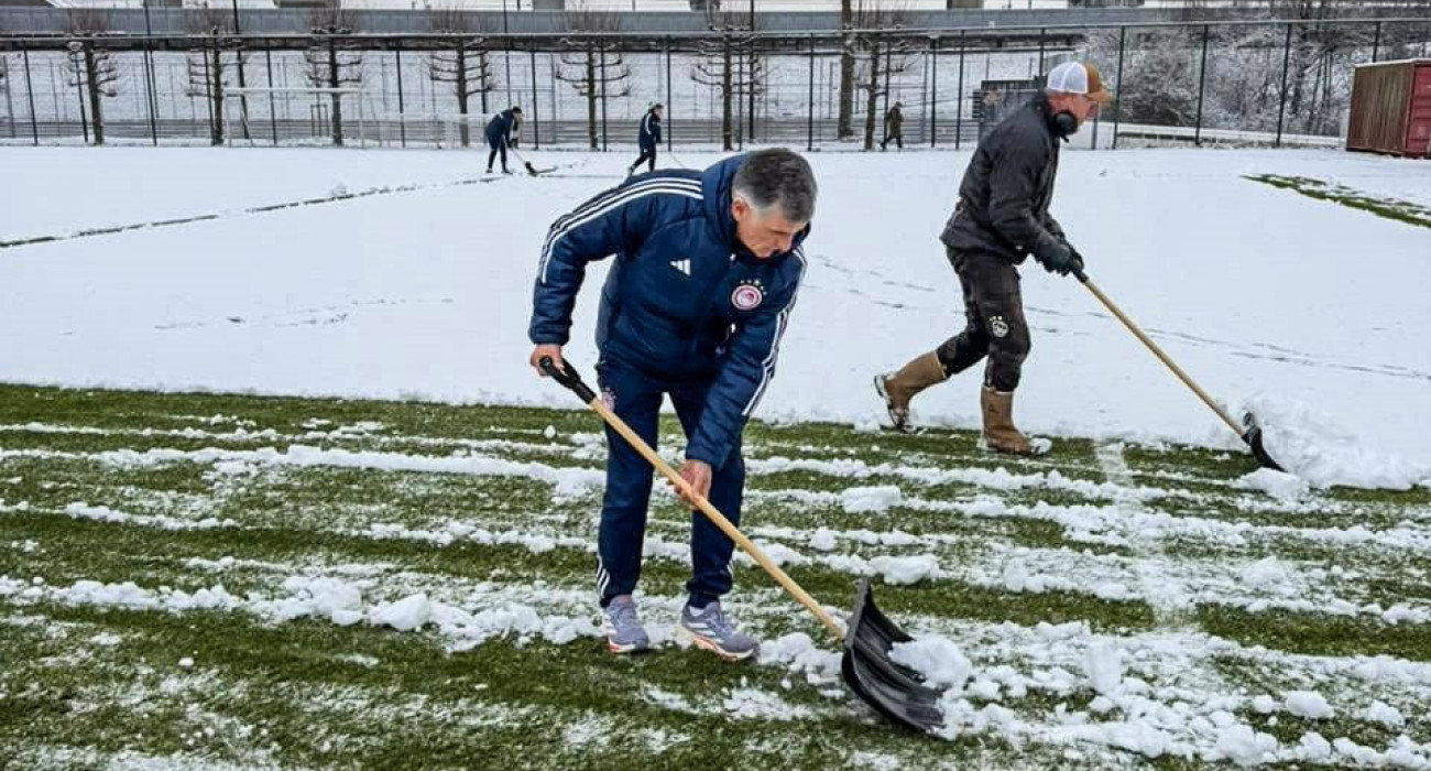 Ο κόουτς Μεντιλίμπαρ «καθάρισε» τον Άγιαξ κι έπιασε τα... χιόνια / Πηγή: Olympiacos FC - X