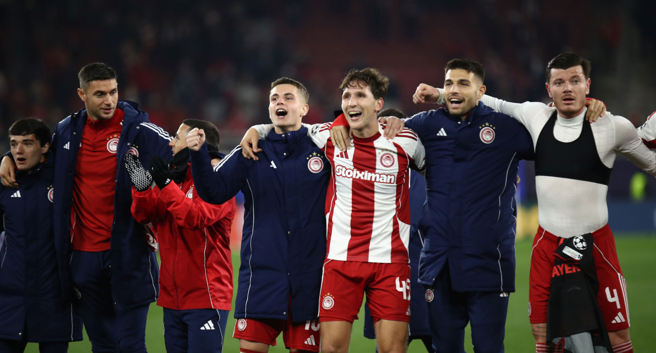 Οι ποδοσφαιριστές του Ολυμπιακού πανηγυρίζουν / Πηγή: Intime