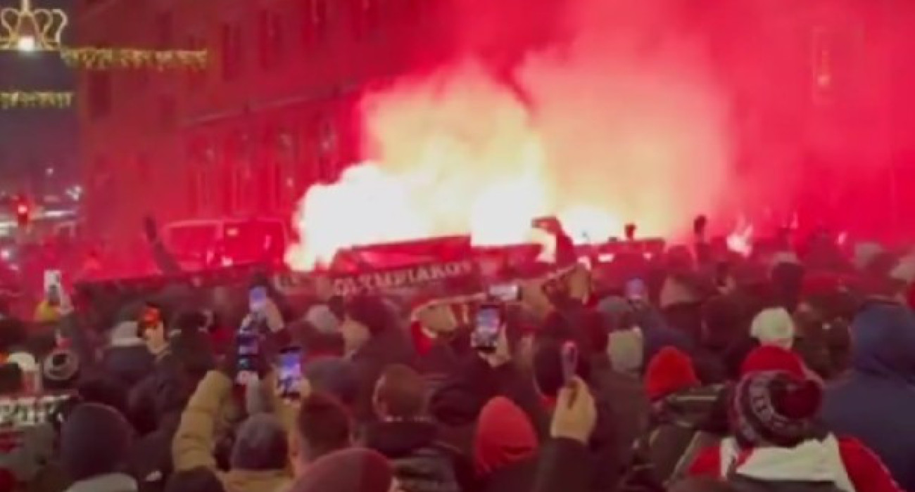 Οι οπαδοί του Ολυμπιακού στους δρόμους του Άμστερνταμ / screenshot