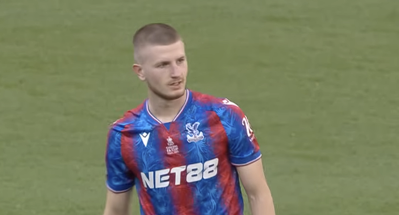 Ο Άνταμ Γουόρτον / Screenshot