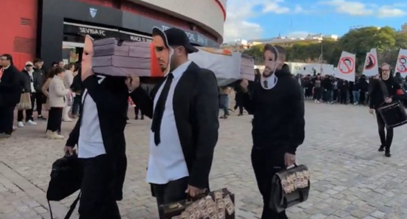 Οι φίλοι της Σεβίλλης... κήδεψαν την ομάδα τους / Screenshot