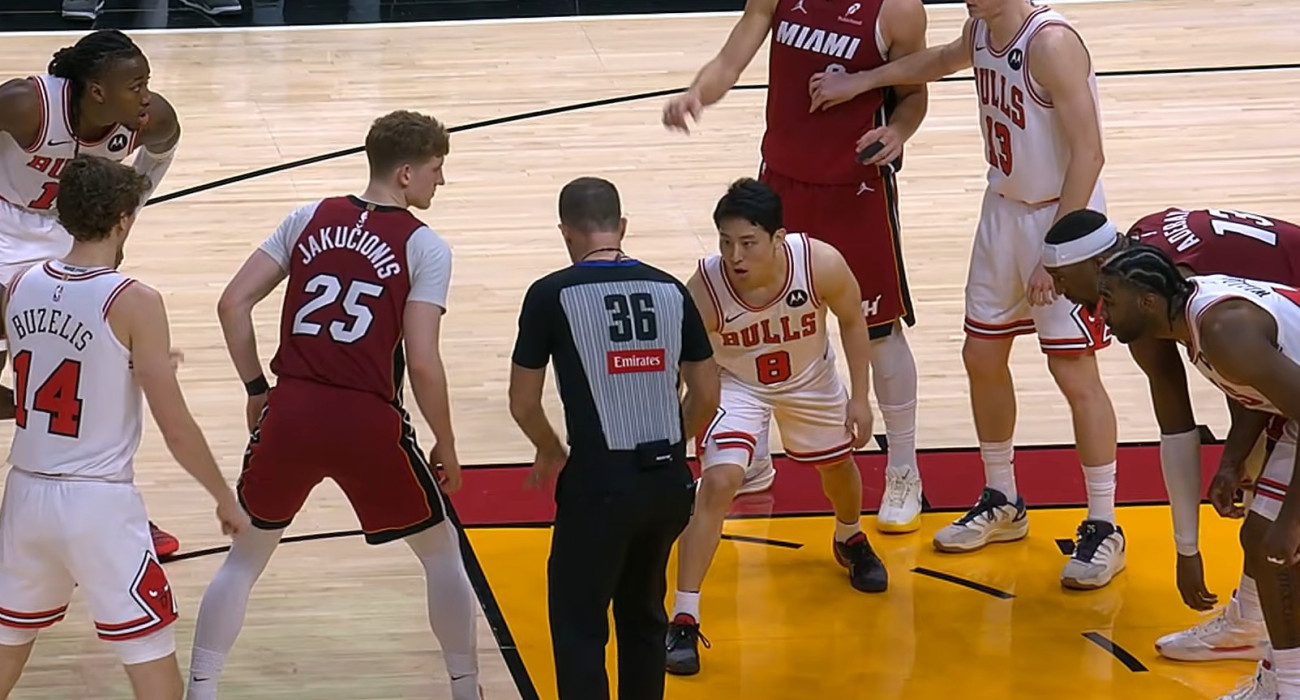 Ο «Δαβίδ» Γιούκι Καβαμούρα σε μία μονομαχία με τον «Γολιάθ» Κάσπαρας Γιακουτσιόνις / Screenshot