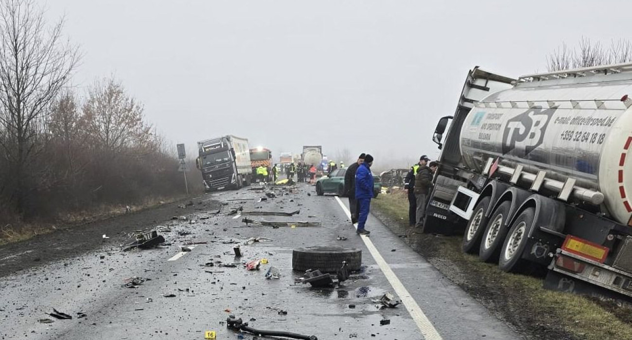 Το σημείο του τραγικού δυστυχήματος που έχασαν τη ζωή τους οι επτά φίλοι του ΠΑΟΚ / Πηγή: Eurokinissi