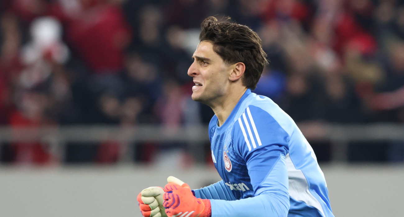 Ο Κωνσταντής Τζολάκης με τον Ολυμπιακό / Πηγή: Intime