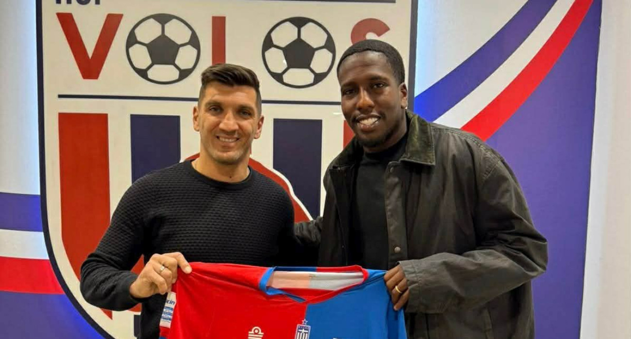 Ο Άγγελος Βέρτζος με το νέο απόκτημα του Βόλου, Ζαν Ουρτάδο / volosfc