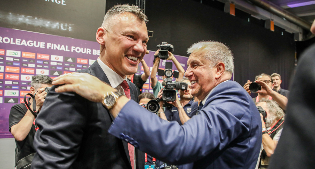 Σαρούνας Γιασικεβίτσιους και Ζέλικο Ομπράντοβιτς διασκέδασαν στο μαγαζί που τραγουδάει ο Αντώνης Ρέμος/Πηγή: Intime