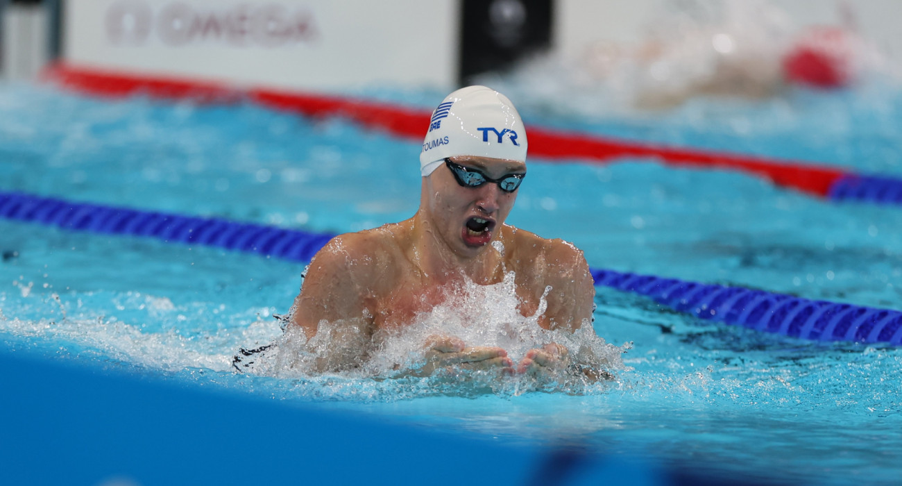 Ο Βαγγέλης Ντούμας κολυμπά στους Ολυμπιακούς Αγώνες το 2024 / Πηγή: Intime