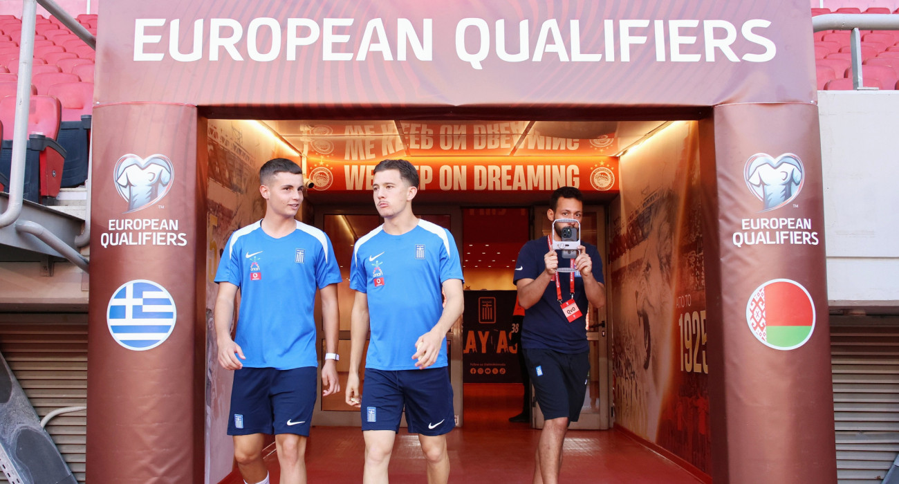 Ο Κωνσταντίνος Καρέτσας με τον Χρήστο Μουζακίτη σε αποστολή της εθνικής ομάδας / Πηγή: Intime