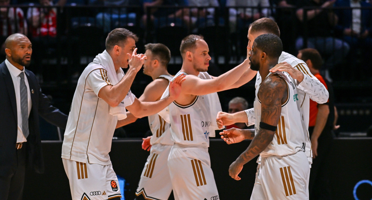 Οι παίκτες της Dubai BC πανηγυρίζουν/Πηγή: Intime