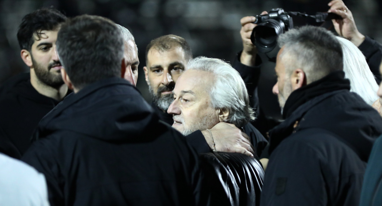 Ένταση με Κομπότη την στιγμή των δηλώσεων του Νίκου Παπαδόπουλου (photos, video)