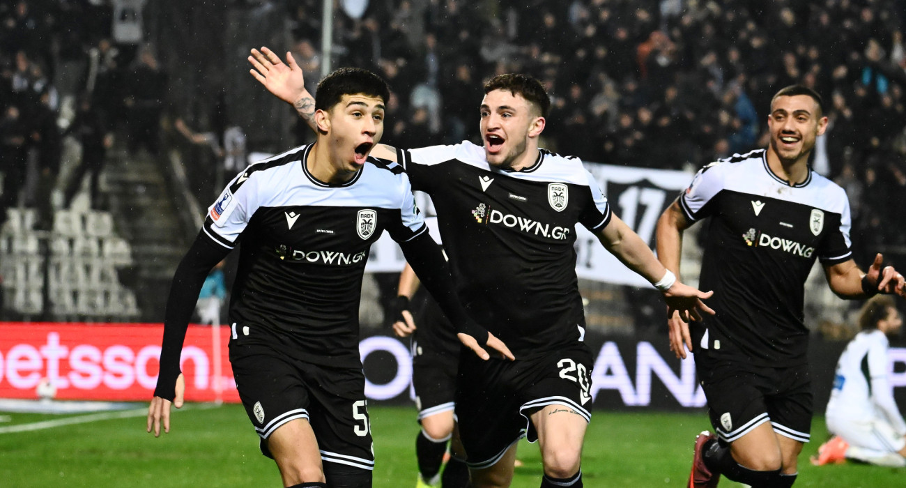 Χατσίδης, Γιακουμάκης, Ζαφείρης πανηγυρίζουν το 2-0 του ΠΑΟΚ / Πηγή: Intime