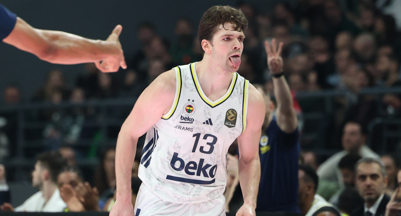 Ο Μπιμπέροβιτς είναι μια επίθεση... μόνος του για την Φενέρμπαχτσε κόντρα στον Παναθηναϊκό