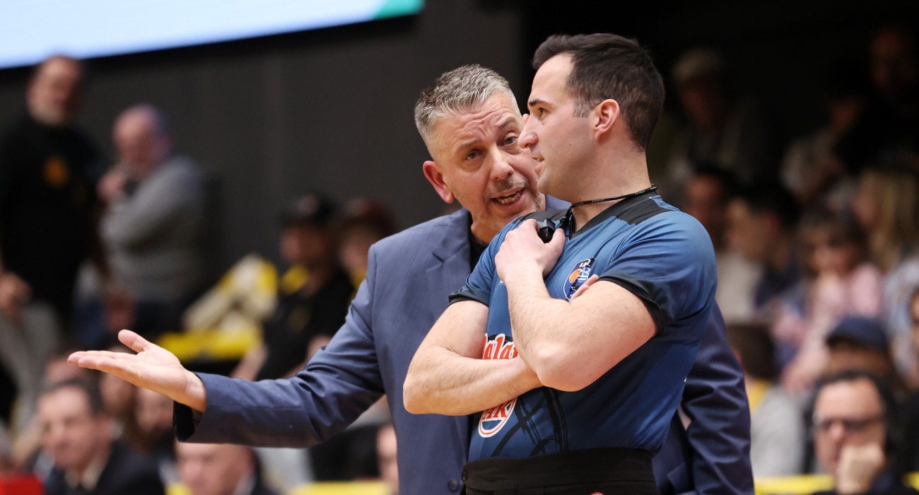 Έξαλλος ο Ηλίας Παπαθεοδώρου μετά το παιχνίδι του Αμαρουσίου με την Καρδίτσα, Πηγή: Intime