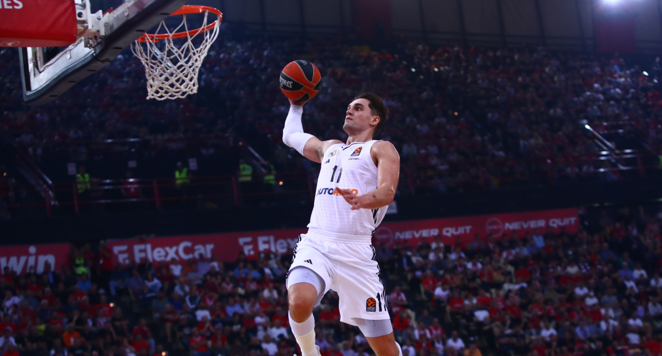 Πετάει και καρφώνει ο φοβερός Μάριο Χεζόνια της Ρεάλ Μαδρίτης / Πηγή: Eurokinissi