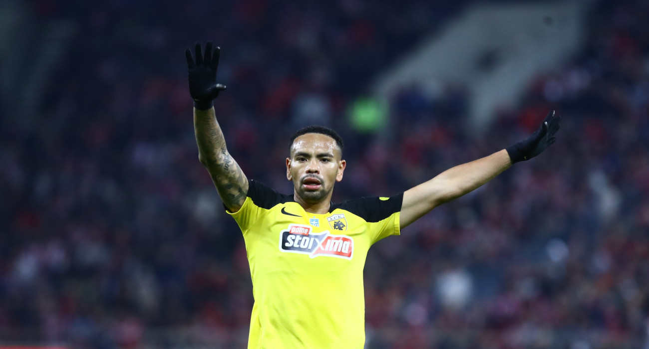 Ο Αλεξάντερ Κάλενς με την φανέλα της ΑΕΚ / Πηγή: Eurokinissi