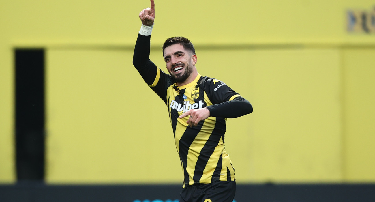 Ο Μόντσου με τη φανέλα του Άρη/Πηγή: Intime