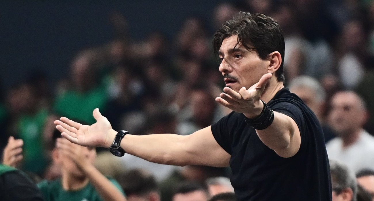 Η... απορημένη στάση του Δημήτρη Γιαννακόπουλου / Πηγή: Eurokinissi