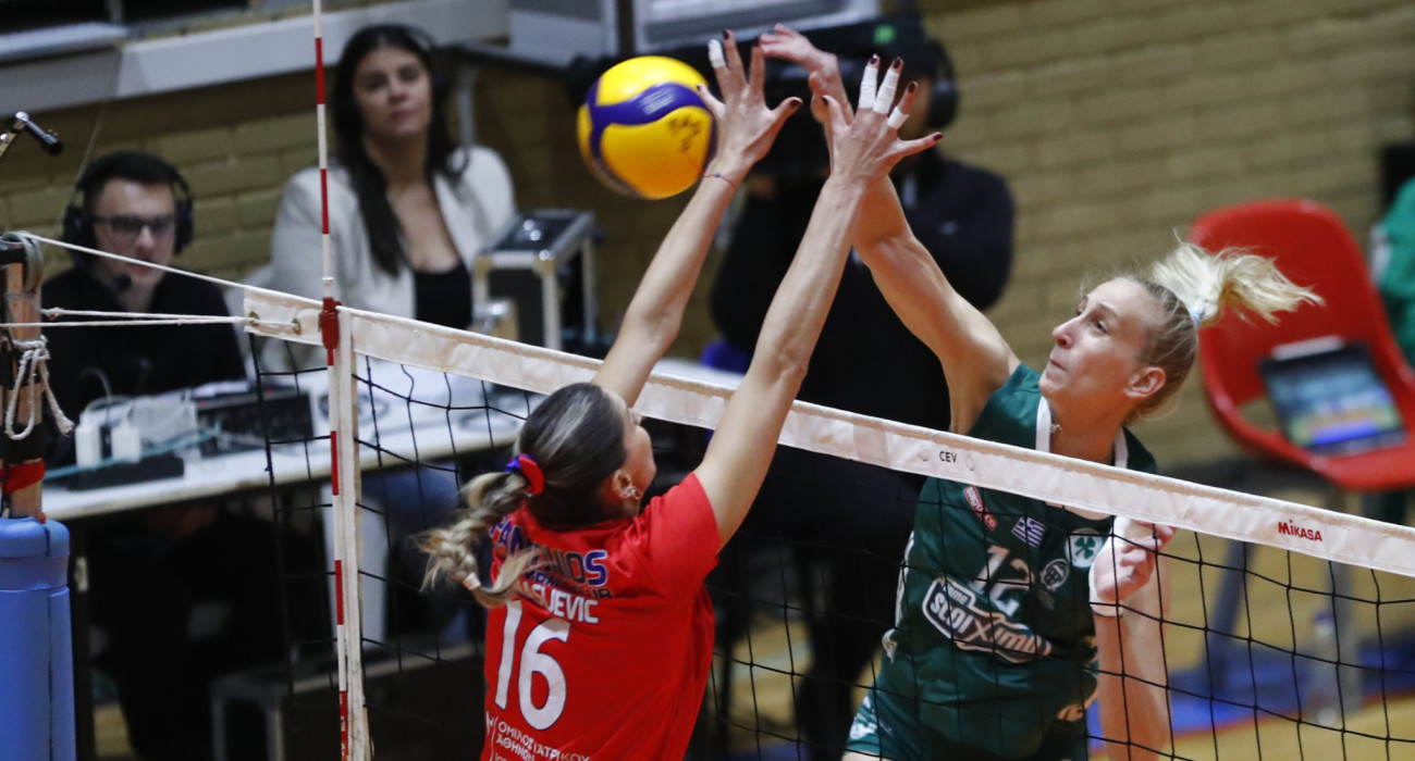 Μάχη στο φιλέ μεταξύ Παναθηναϊκού και Πανιώνιου / Πηγή: Eurokinissi