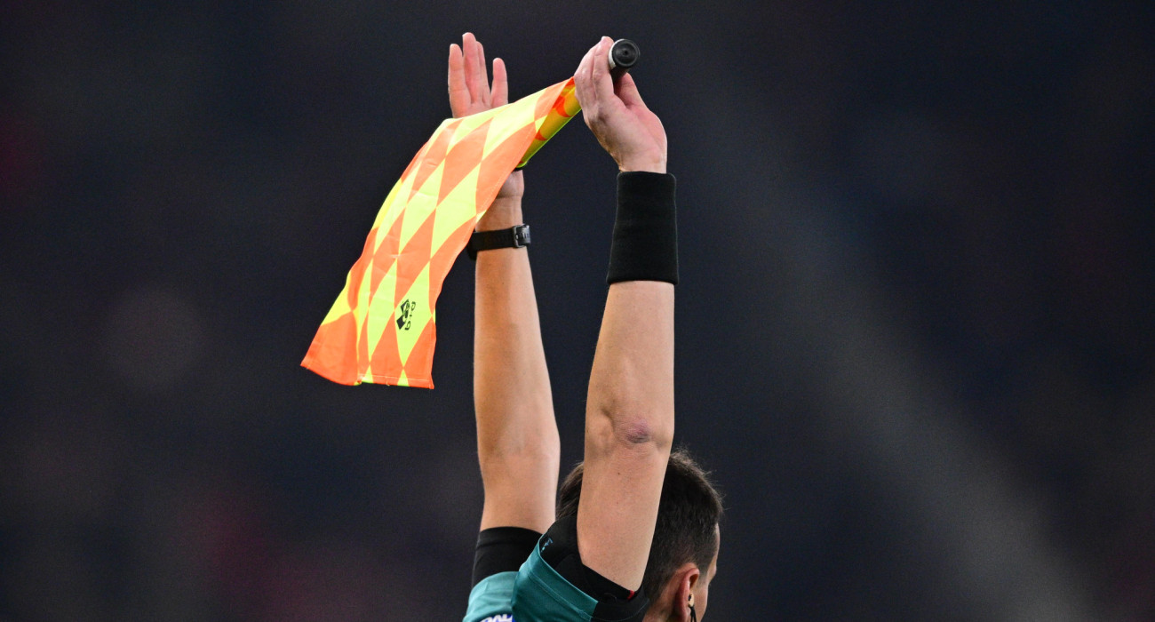 O τέταρτος διαιτήτης κατά την διάρκεια αγώνα της Stoiximan Super League / Πηγή: Eurokinissi