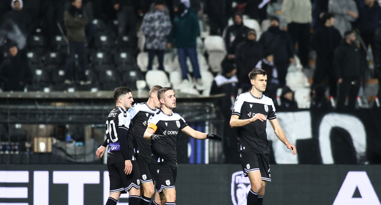 Ο Δημήτρης Πέλκας, ο Αλεξάντερ Γερεμέγιεφ και ο Χρήστος Ζαφείρης μετά το γκολ του πρώτου / Πηγή: Eurokinissi