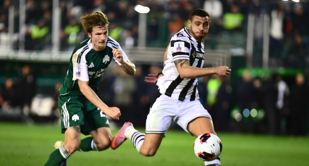 Ο Γεντβάι με τον Γιακουμάκη στο Παναθηναϊκός - ΠΑΟΚ / Πηγή: Eurokinissi