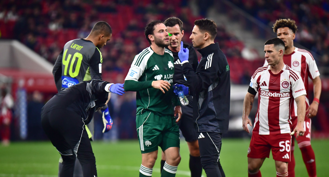 Ο Ντάβιντε Καλάμπρια τη στιγμή του τραυματισμού του / Πηγή: Eurokinissi