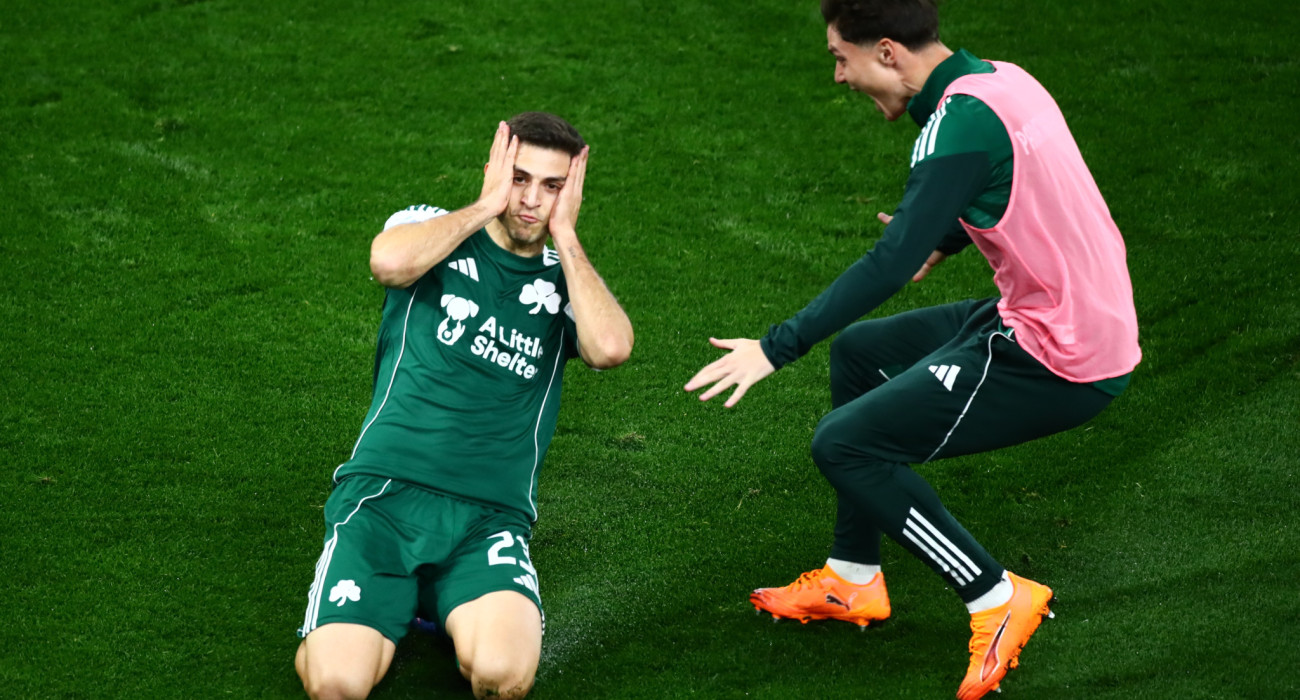 Ο Παύλος Παντελίδης πανηγυρίζει στο Καραϊσκάκης το γκολ του, που εντέλει ακυρώθηκε μέσω VAR / Πηγή: Eurokinissi