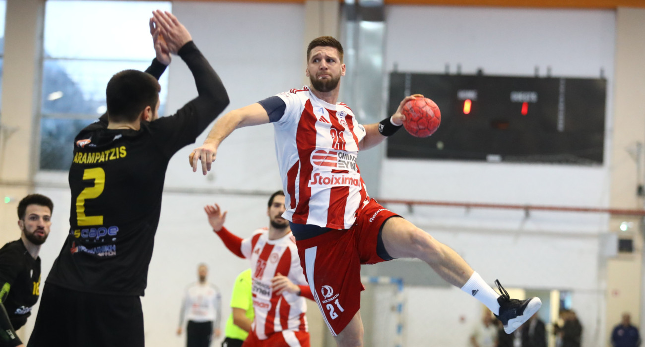 Επίθεση τoυ Ολυμπιακού στον τελικό του Κυπέλλου ανδρών κόντρα στην ΑΕΚ / Πηγή: Eurokinissi