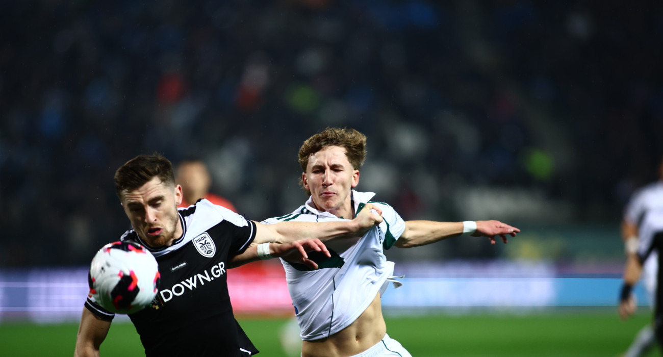 Ο Τζότζο Κένι με τον Σαντίνο Αντίνο στο ΠΑΟΚ - Παναθηναϊκός / Πηγή: Eurokinissi