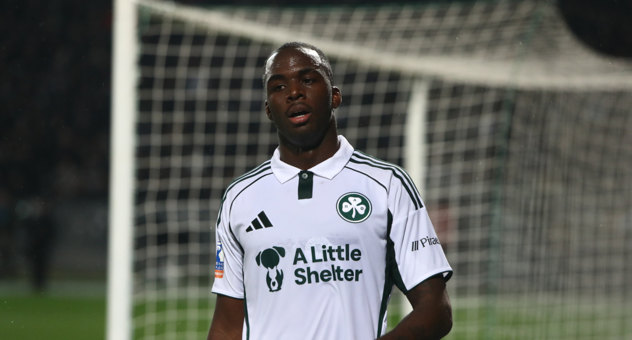 Ο Ράφα Μπενίτεθ θα στερηθεί τις υπηρεσίες του Ανδρέα Τεττέη στον αγώνα με την ΑΕΛ Novibet / Πηγή: Eurokinissi