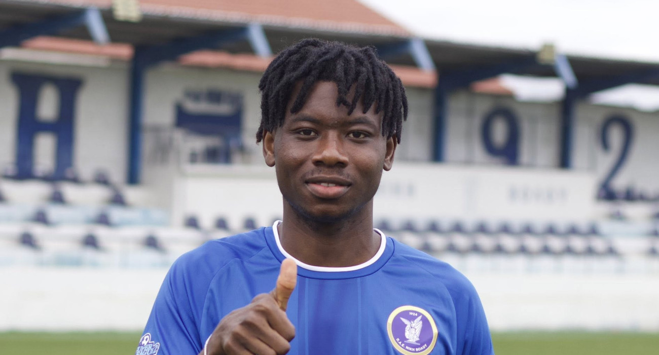 Ο Πρινς Αφρίγιε με τη φανέλα της Νίκης Βόλου / Πηγή: NikiFC