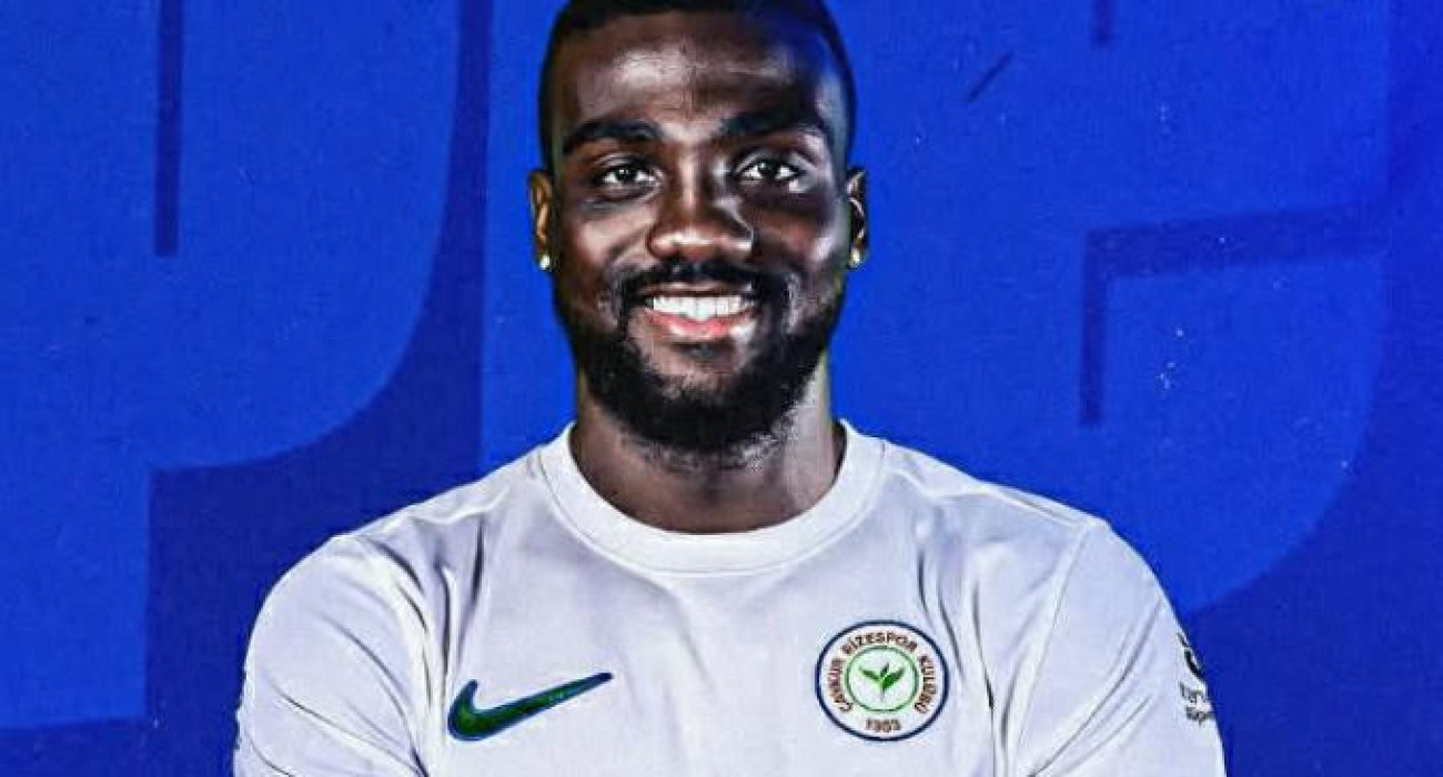 O Φραντζί Πιερό με την φανέλα της Ριζεσπόρ / Screenshot