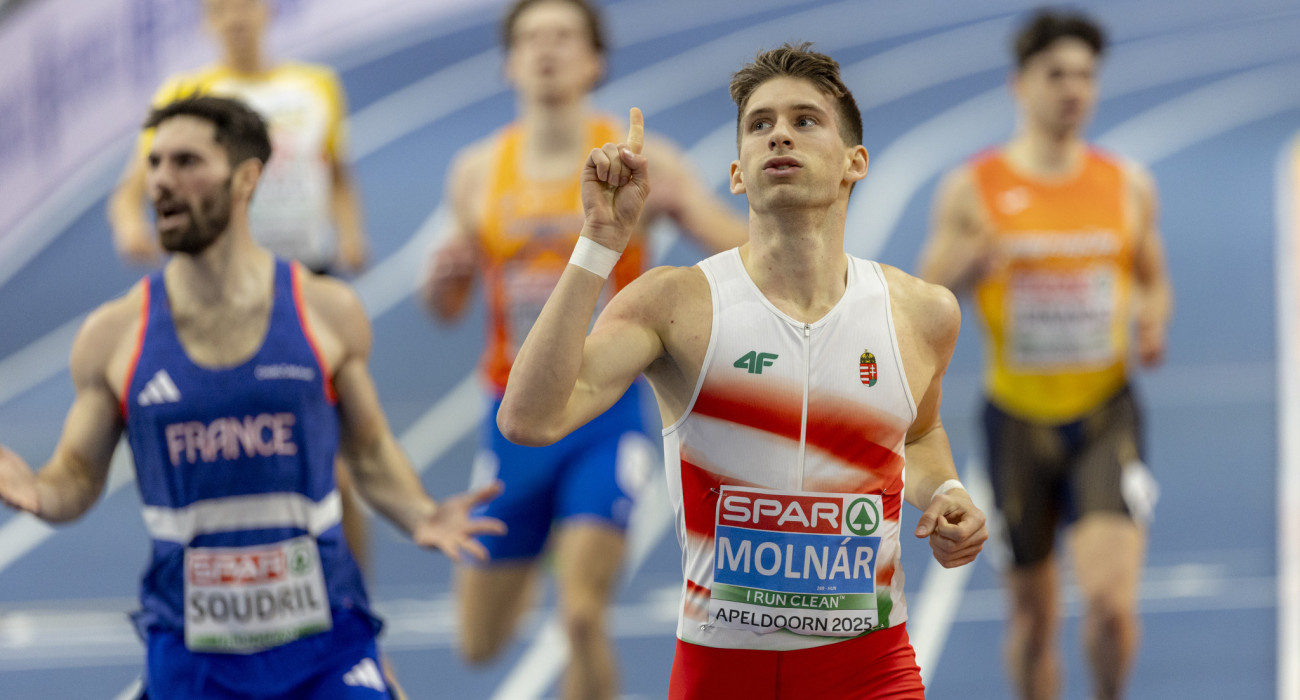 Ο Ατίλα Μόλναρ στον τερματισμό του στo Eυρωπαϊκό κλειστού του 2025 / Πηγή: Sam Mellish/Getty Images