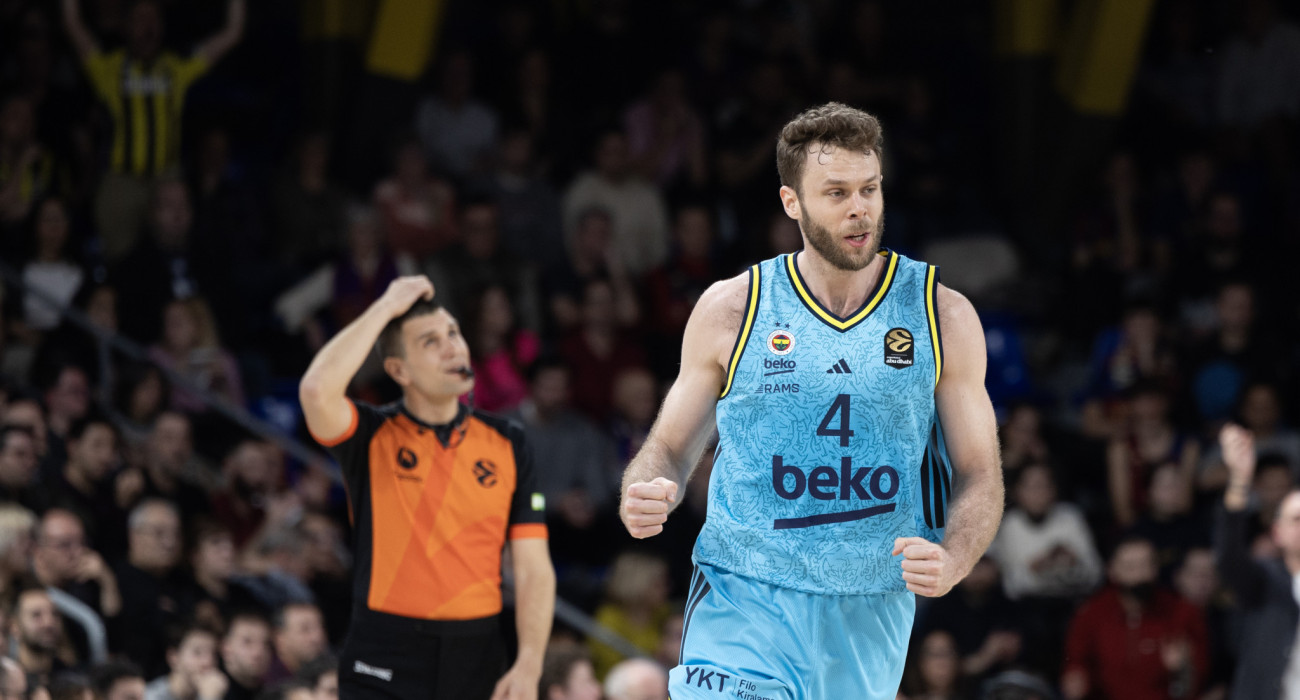 Ο Νικολό Μέλι πανηγύριζει στο ματς της Μπαρτσελόνα με τη ΦενέρμπαχτσεPhoto by Rodolfo Molina/Euroleague Basketball via Getty Images