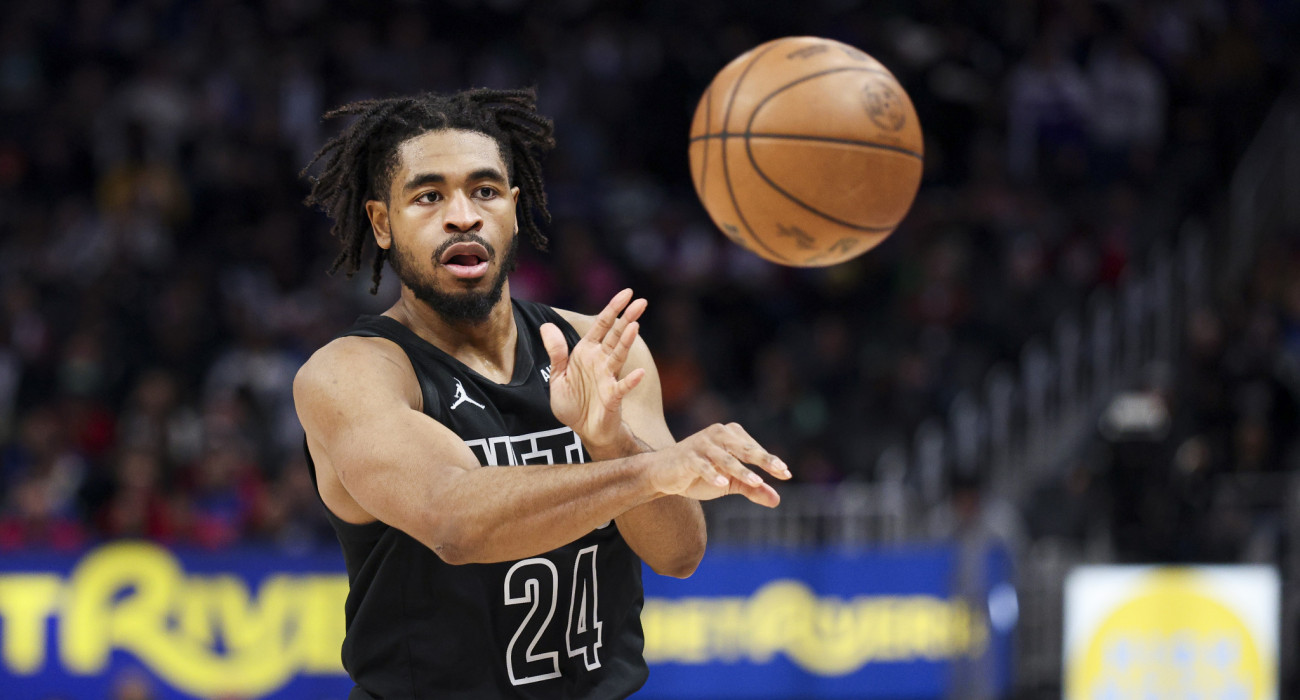 Ο σούπερ σκόρερ, Καμ Τόμας, θα γίνει συμπαίκτης με τον Γιάννη Αντετοκούνμπο / Πηγή: Mike Mulholland / Getty Images