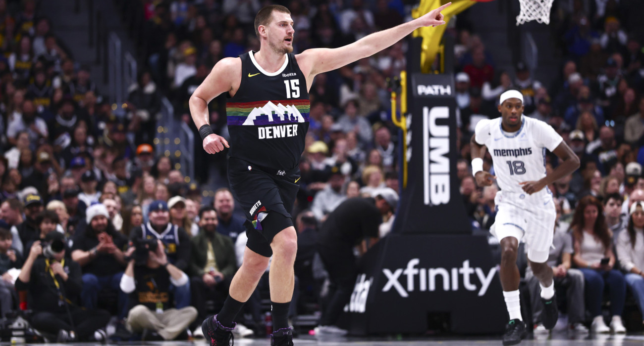 Ο Νίκολα Γιόκιτς σημείωσε triple double στη νίκη των Ντένβερ Νάγκετς επί των Μέμφις Γκρίζλις/Photo by Tyler Schank/Clarkson Creative/Getty Images