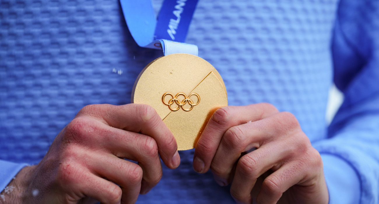 Αυτό είναι το χρυσό μετάλλιο που απονέμετε στους πρώτους των Χειμερινών Ολυμπίακών Αγώνων του 2026 / Πηγή: Andrew Milligan / PA Images via Getty Images