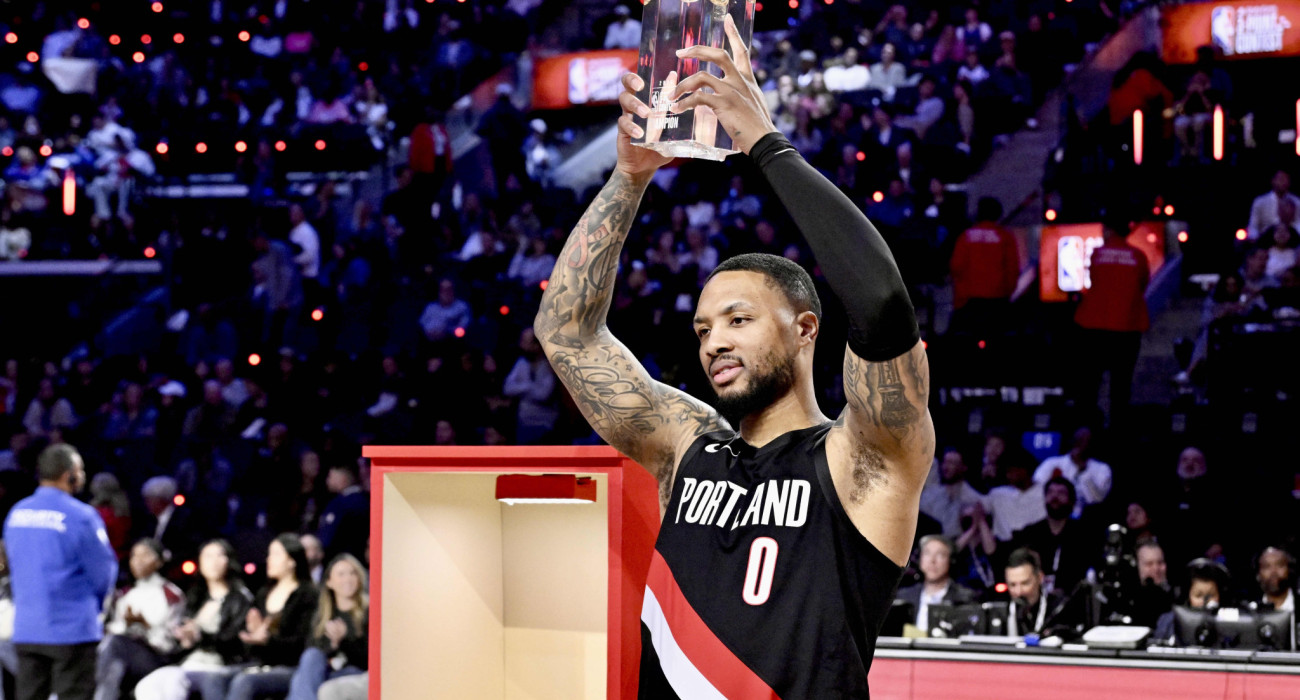 Ο Ντάμιαν Λίλαρντ κέρδισε τον διαγωνισμό τριπόντων στο All Star Weekend/Photo by Keith Birmingham/MediaNews Group/Pasadena Star-News via Getty Images