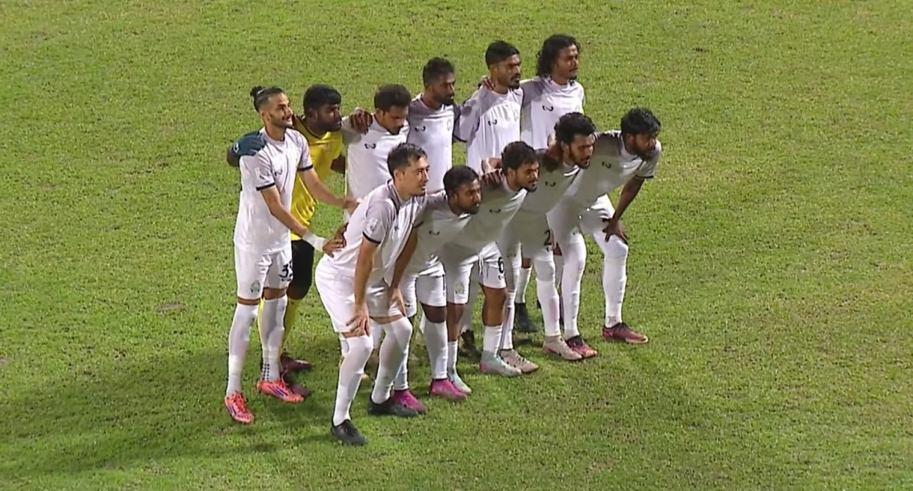 Οι ποδοσφαιριστές της Γκριν Στριτς από τις Μαλδίβες / Screenshot