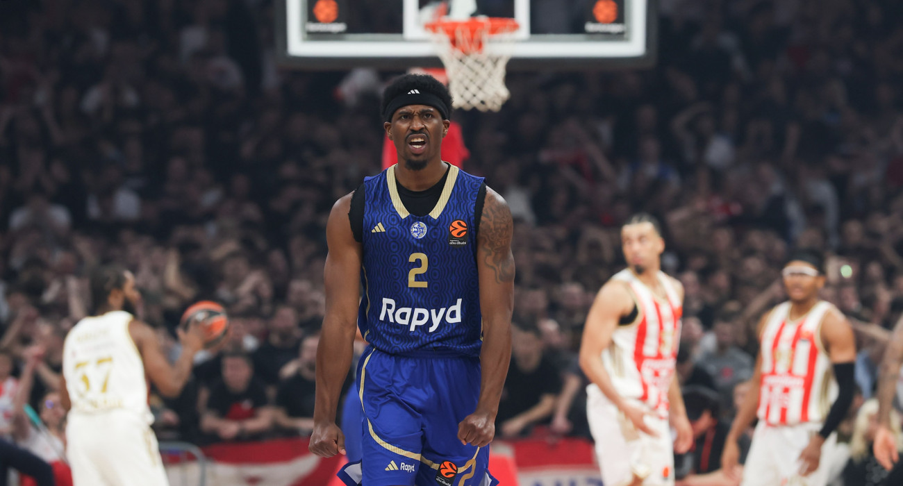 Ο Τζίμι Κλαρκ της Μακάμπι Τελ Αβίβ πανηγυρίζει τους καθοριστικούς του πόντους / Πηγή: Euroleague Basketball's X