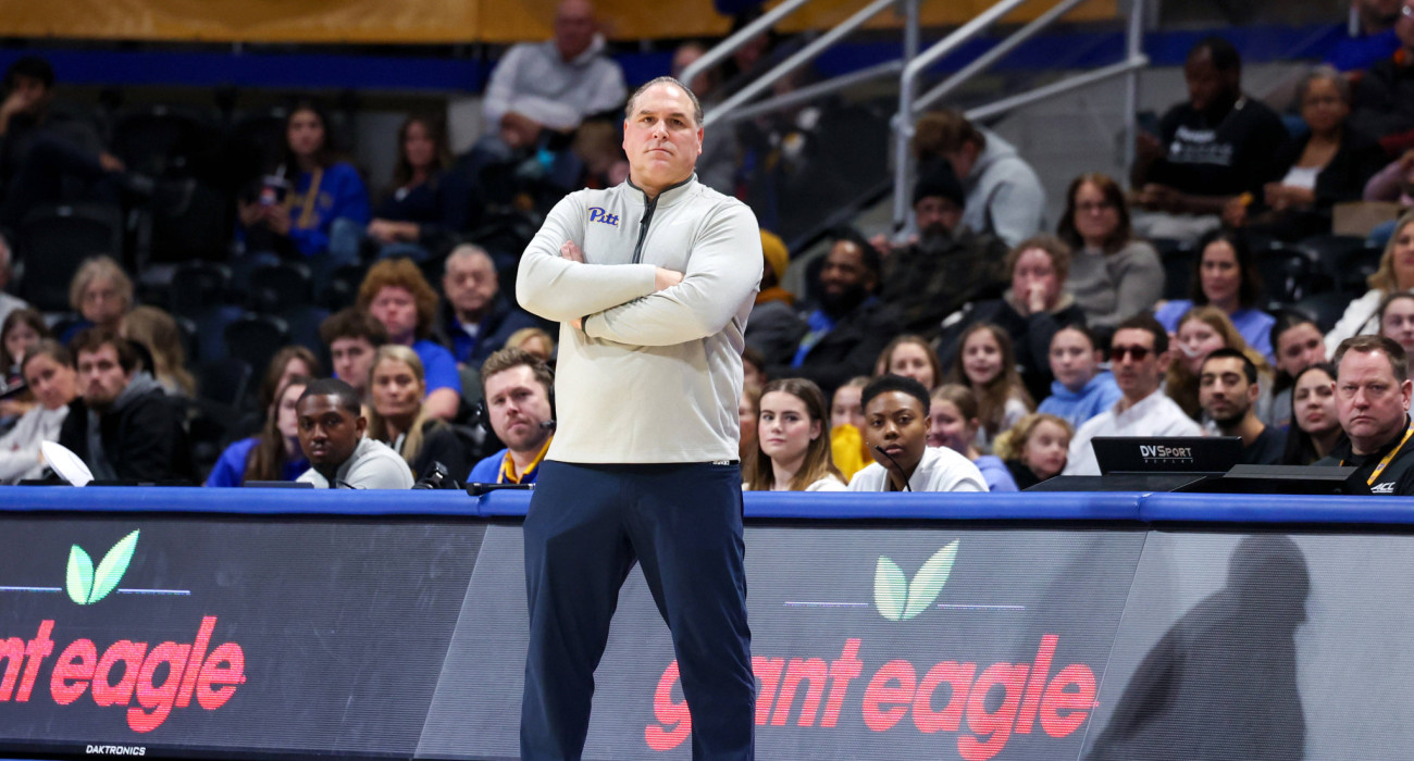 O Τόρι Βέρντι από τον πάγκο του Πανεπιστημίου του Πίτσμπουργκ θα βρεθεί στο εδώλιο του κατηγορουμένου / Πηγή: Imago