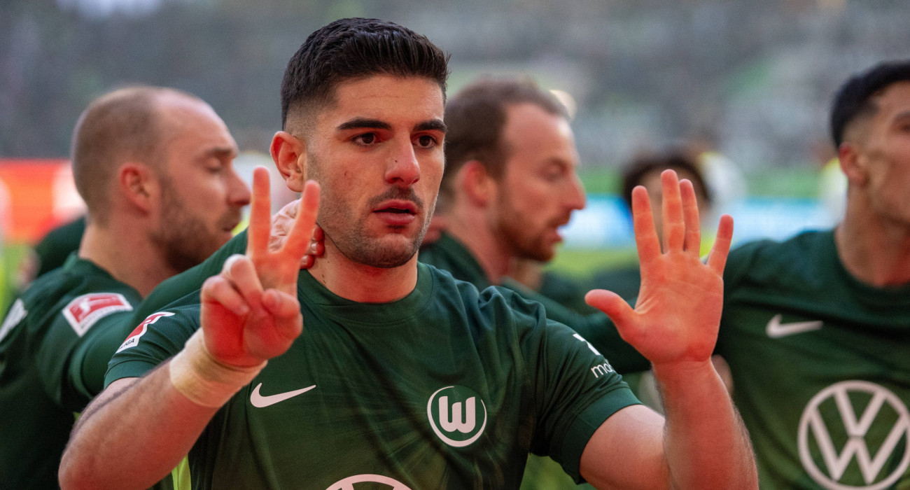 Ο Κωνσταντίνος Κουλιεράκης αφιερώνει το γκολ του στους επτά αδικοχαμένους οπαδούς του ΠΑΟΚ / Πηγή: Imago