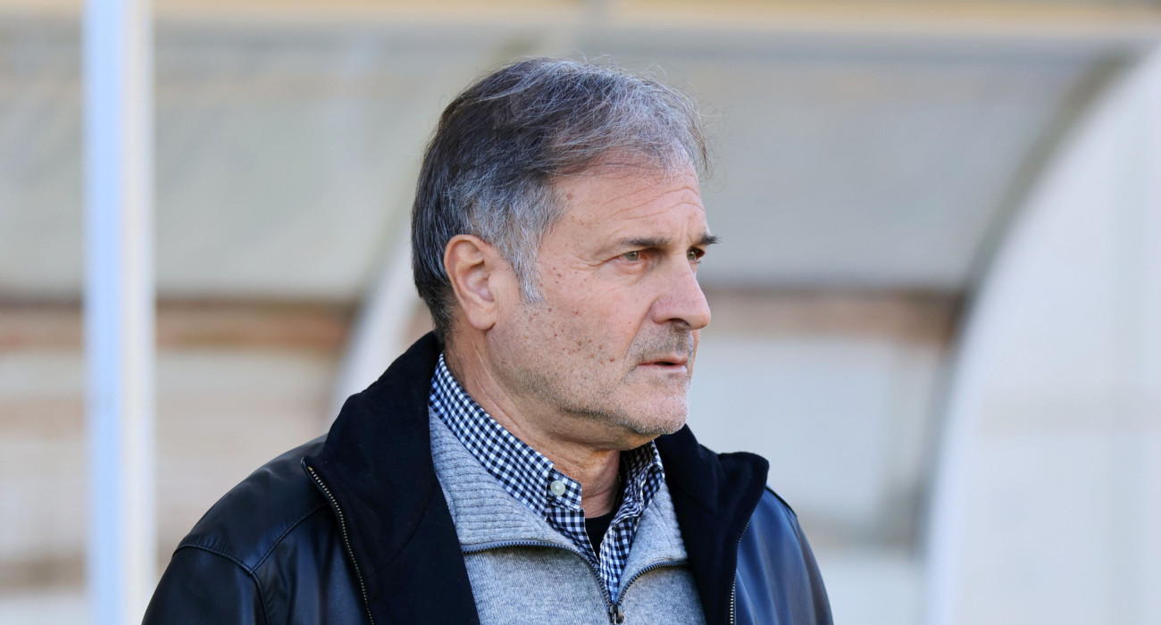 Ο Δημήτρης Καλαϊτζίδης επιστρέφει στους πάγκους έπειτα από περίπου δύο χρόνια / Πηγή: Intime