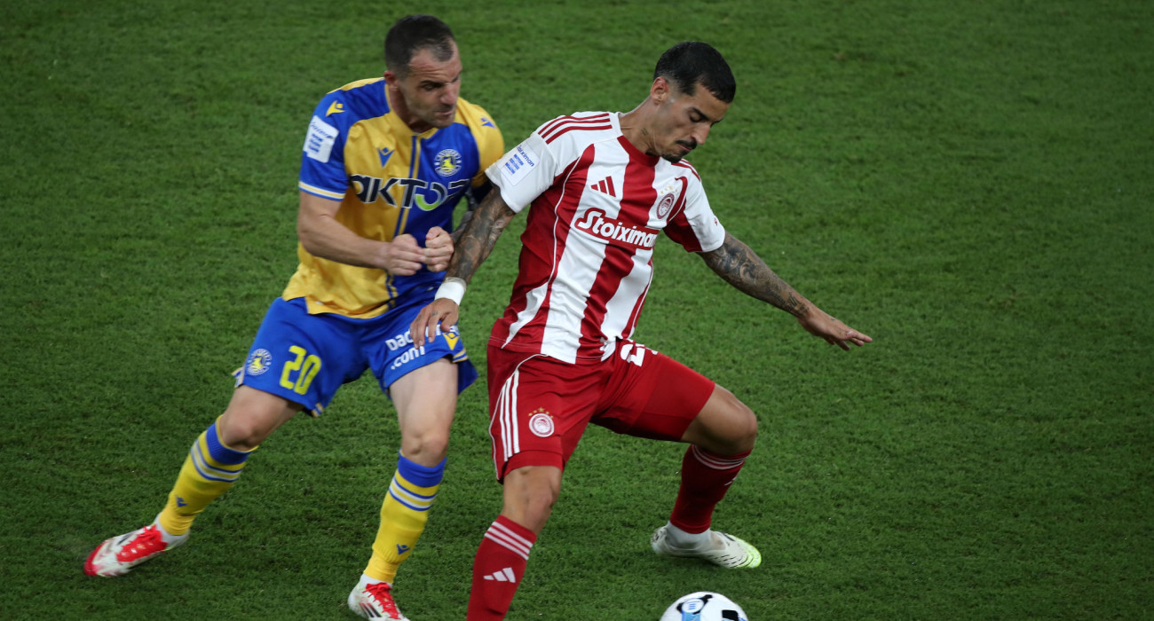 Τσικίνιο και Καλτσάς μονομαχούν στο Ολυμπιακός-Αστέρας AKTOR / Πηγή: Intime