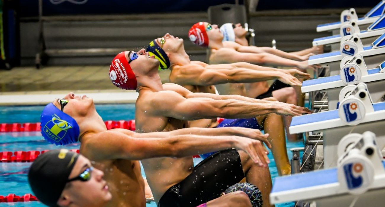 Ο Απόστολος Χρήστου στην εκκίνηση των 200μ ύπτιο / Πηγή: ΚΟΕ