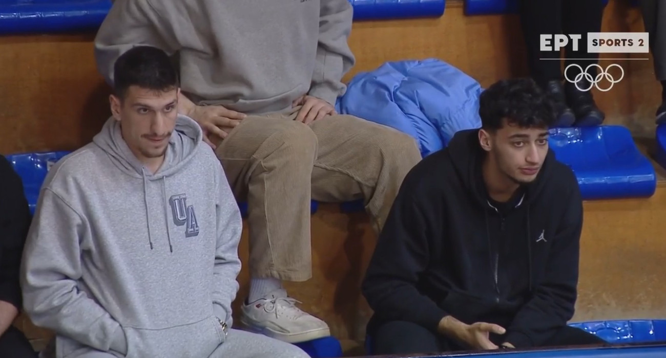 Γιαννούλης Λαρεντζάκης και Αλέξανδρος Σαμοντούροφ παρακολουθούν μαζί το Αιγάλεω - Κόροιβος / Πηγή: Glomex