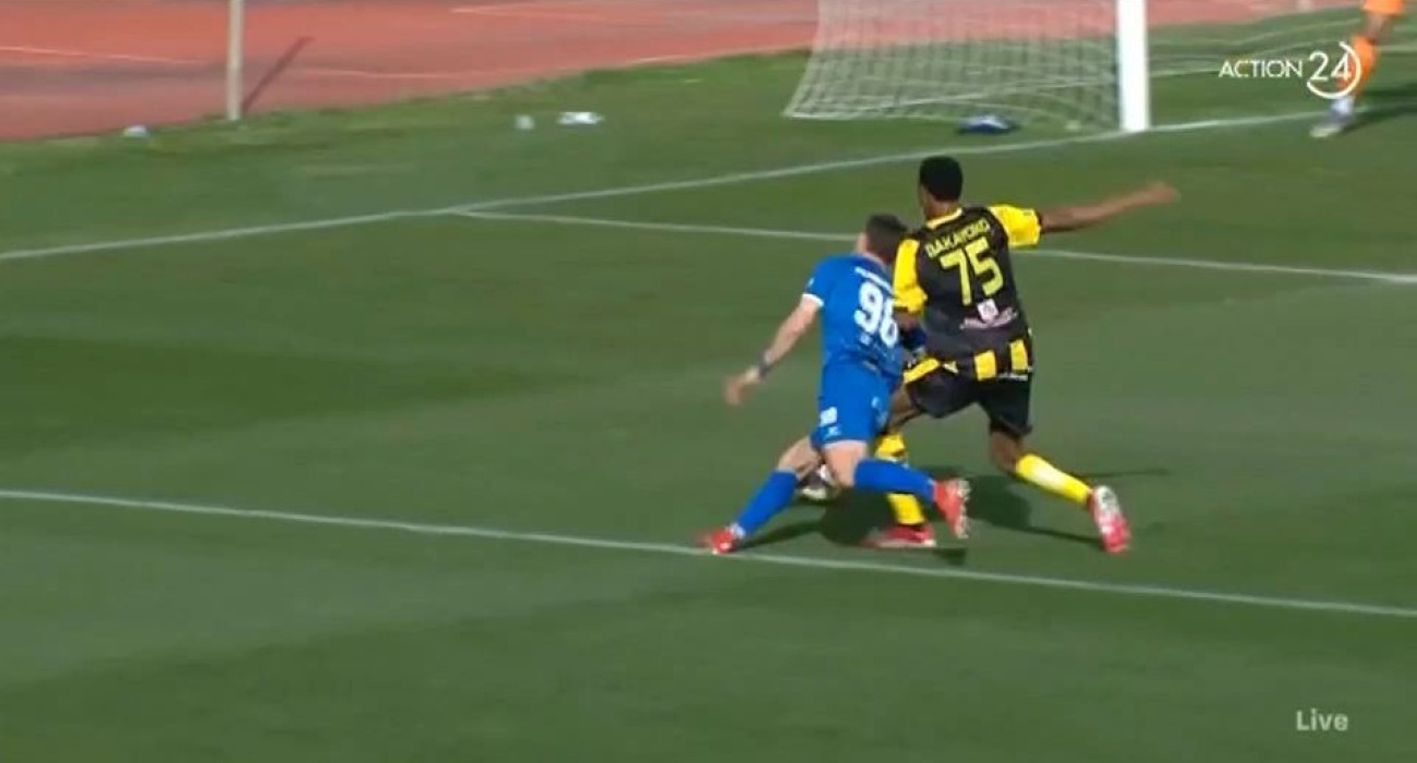 Το μαρκάρισμα του Μπακαγιόκο στον Φερνάντεθ / Πηγή: Glomex